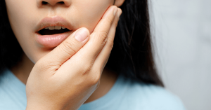 Gum Bleeding and Pain: Immediate Steps Before Seeing an Emergency Dentist